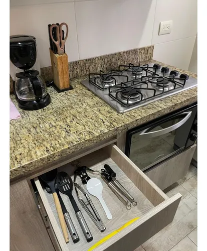 Venta Apartamento En Laureles, 34 Mts, En Edificio, Airbnb
