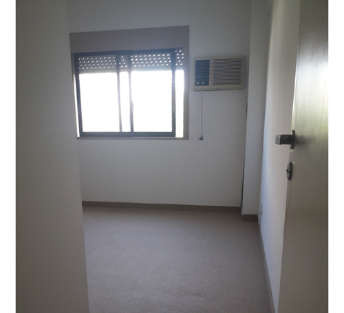 Excelente Semipiso De 2 Ambientes Al Frente C/balcón + Cochera.