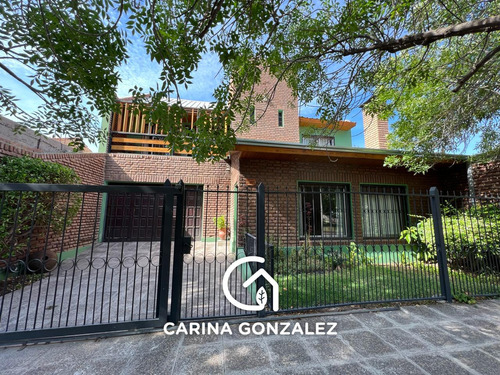 Casa En Venta De Tres Dormitorios En Neuquén Capital 