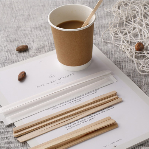 Q Un Batidor De Café Desechable Con Leche En Polvo Stirri