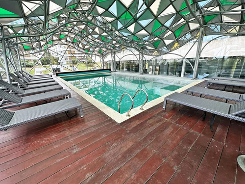 Piso Alto En Icon Brava
