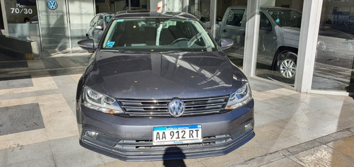 Imagen 2 de 12 de Volkswagen Vento 1.4 Comfortline Dsg 2017 Ft