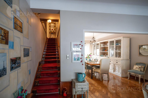 Venta Casa 7 Ambientes Con Patio, Cochera Y Playroom En Almagro