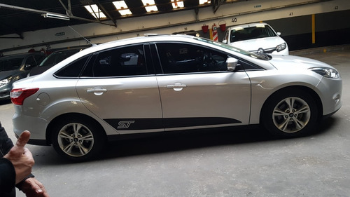 Imagen 11 de 15 de Ford Focus Iii 2014 2.0 Sedan Se Plus At6 Automatico Gris
