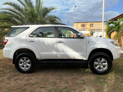 Imagen 7 de 18 de Toyota Fortuner 4x4