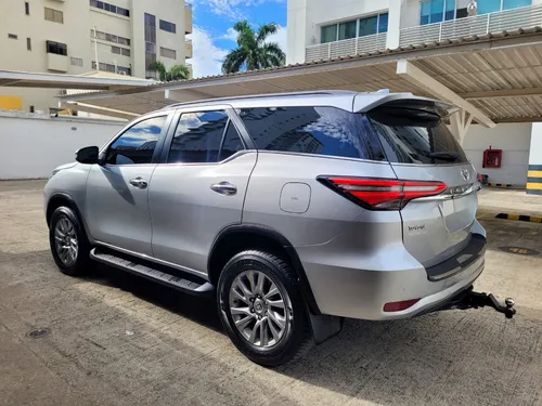 Toyota Fortuner 2,4l Srv Diesel 2023 4x2 At