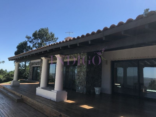 Casa En Las Cumbres, 3 Dormitorios Con Hermosa Vista- Ref: 203