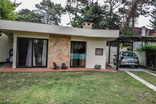 Casa En San Rafael, Punta Del Este, A Pocas Cuadras Del Mar- Ref: 181