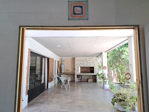 Casa En Venta, Estilo Chacra