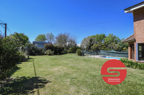 Casa Venta Barrio Fisherton 4 Dormitorios Jardín Piscina Cochera