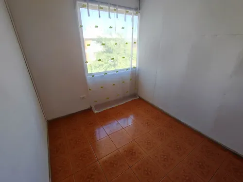 San Joaquín Vende, Dpto. De 2 Dormitorios, 1 Baño.-