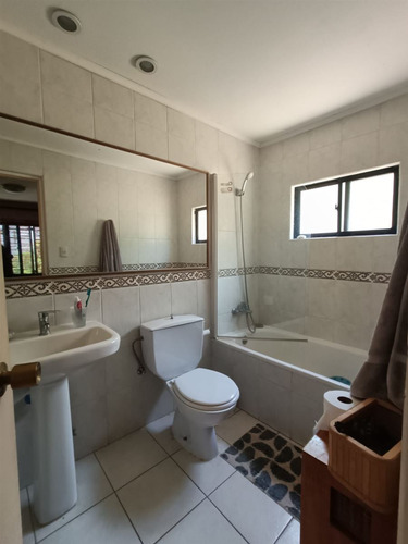 Casa En Venta De 3 Dorm. En Olmué