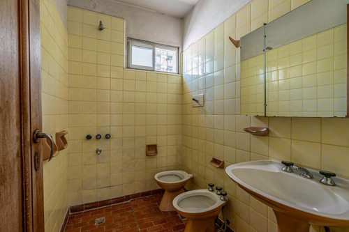 Hermosa Casa De Estilo - Venta - 6 Amb - Jardin - Garage - Suite - Coghlan