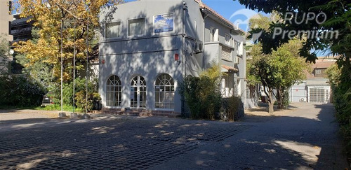Casa En Arriendo De 12 Dorm. En Las Condes