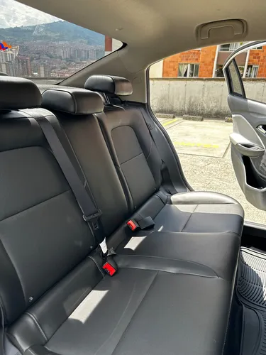 Chevrolet Onix 1.0T Premier Sedan At