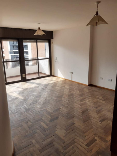 2 Dormitorios Con Balcon Y Cochera. Departamento En Alquiler En Nueva Cordoba