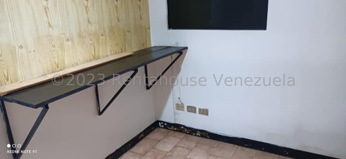 Oficina De 79 Metros En El C.c. Galeria Los Sauces A 50 Metros De La Av. Bolivar , Eloisa Mejia 24-1594