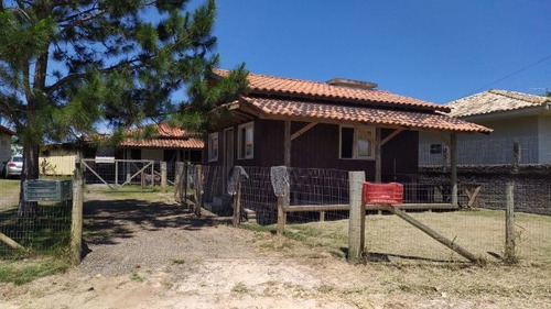 Imagem 2 de 20 de Casa À Venda Na Servidão Pmg 21, Grama, Garopaba - Sc - Liv-22598