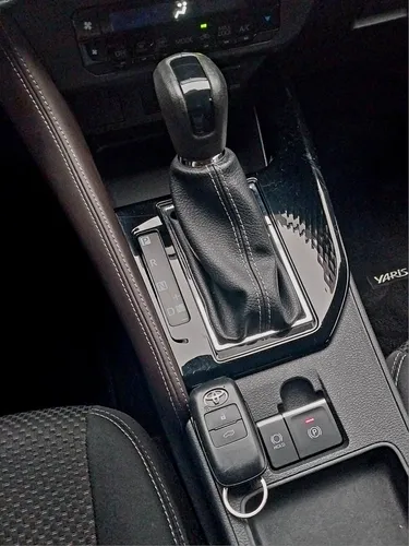 Toyota Yaris E 2024