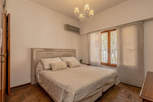 Venta Casa 5 Ambientes En Castelar Sur Con Pileta