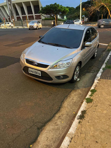 Ford Focus 1.6 Gl Flex 5p 2011