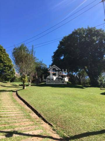Chácara Com 11000m² A Beira Da Estrada Com Três Casas Na Cidade De Bragança Paulista-sp - Ch0066