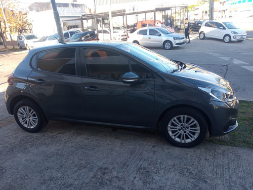 Imagen 7 de 15 de Peugeot 208 2017 1.6 Allure