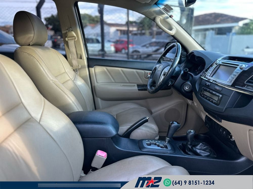 Toyota Hilux SW4 SRV D4-D 4X4 3.0 TDI DIES. AUT