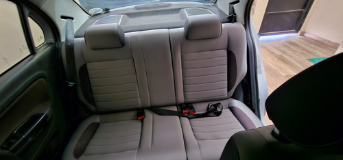 Volkswagen Voyage 1.6 Highline 101cv