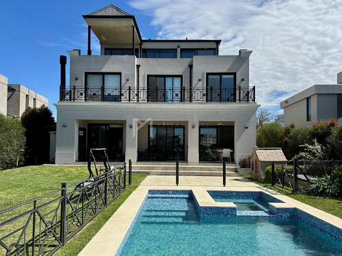 Casa  En Alquiler En Los Lagos, Nordelta, Tigre