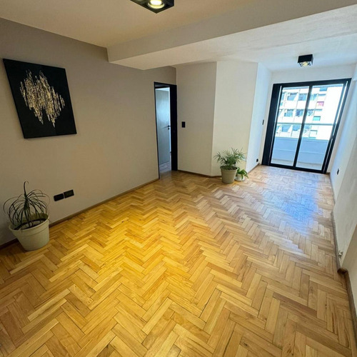 Departamento En Nueva Córdoba 1 Dormitorio Remodelado 100% Con Balcon