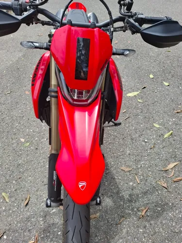 Ducati Hypermotard 698