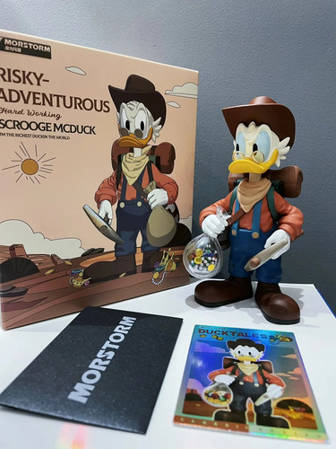 Estatua Tio Patinhas Risky - Adventurous - Disney Explorer
