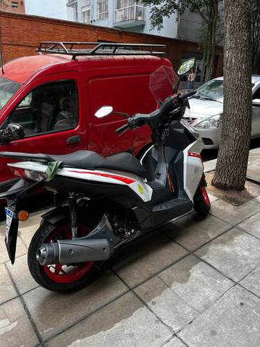 Imagen 4 de 5 de Benelli Caffenero 150