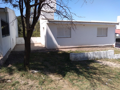 Casa Venta 3 Dormitorios Tres Dormitorios Cochera Patio Unquillo