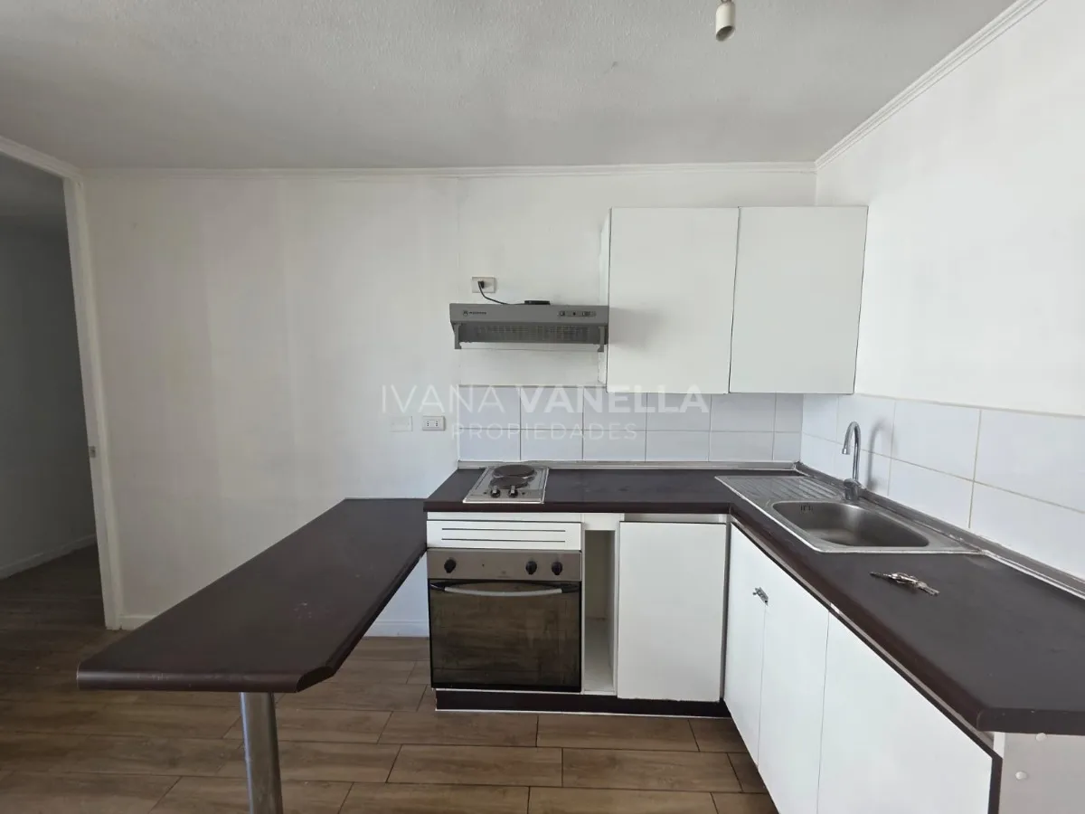 Imagen 2 de 13 de Oportunidad Única De Arriendo Dpto. 1d + 1b A Pasos De Metro