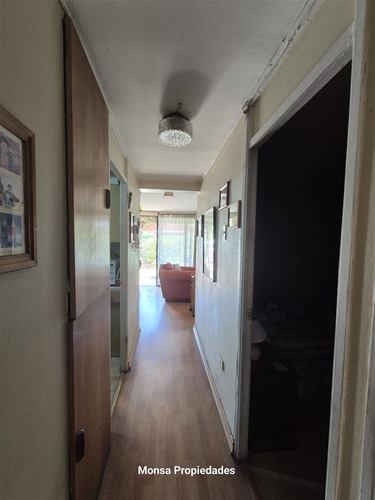 Casa En Venta De 3 Dorm. 1 Baño Con Amplio Patio En Macul