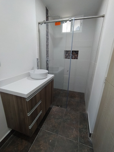 Imagen 4 de 9 de Vendo Casa Primer Piso En Laureles Medellin