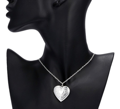 Collar Relicario Corazón Repujado Portaretrato Plateado