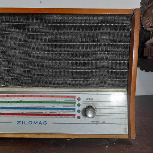 Imagem 5 de 9 de Rádio Zilomag Antigo Madeira Decorativo. No Estado.