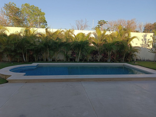 Casa De Una Planta Ubicada En Temozón Norte, Mérida.