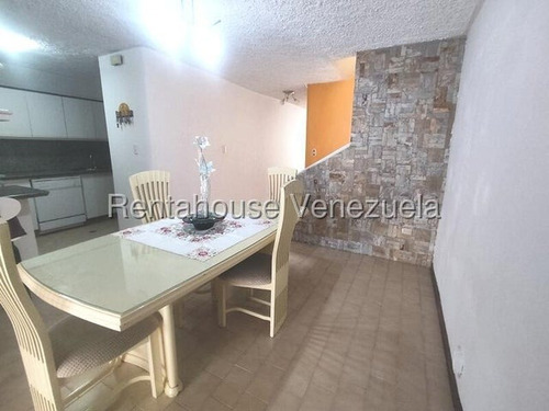Juan Carlos González. Renta House Carabobo Alquila Casa Urb. Las Clavellinas Valencia Mls #25-18405 Rah/jcg.