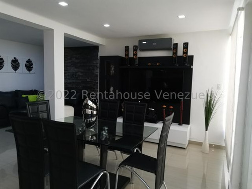Imagen 12 de 28 de Hermoso Th De Esquina, Con Acabados De Primera. Comodas Habitaciones Con Closet, Hermosa Cocina Completamente Equipada, Amplio Patio Con Caney, 3 Puestos De Estacionamiento Techados