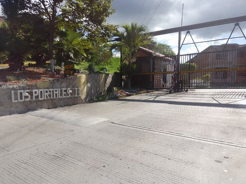 Imagen 3 de 18 de Acogedor Chalet En Los Portales Ii, Nueva Casarapa, Guarenas, Estado Miranda. Yh