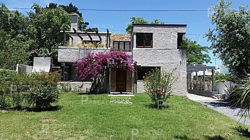 Casa En Venta Con Renta 3 Dormitorios, El Tesoro, La Barra