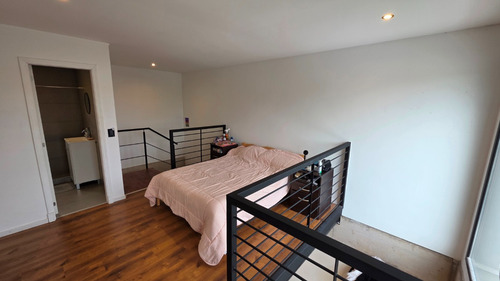 En Venta Ph De 2 Ambientes En Dúplex Con Cochera. San José.