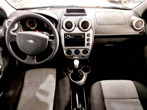 Imagem 10 de 13 de Ford Fiesta 1.6 Rocam Sedan 8v Flex 4p Manual