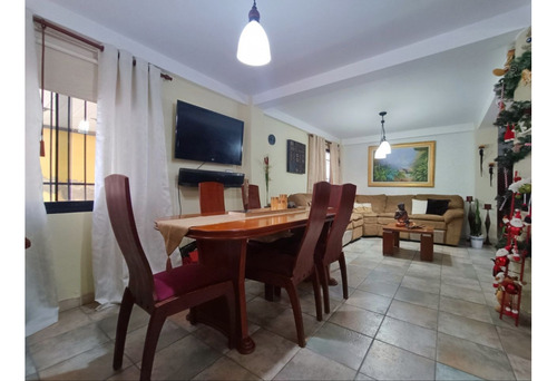 Townhouse En Venta Los Eucaliptos Llano Alto