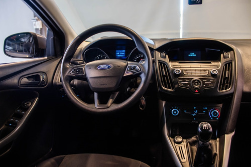 Imagen 2 de 23 de Ford Focus S 1.6n 80.000km 2016 Gris