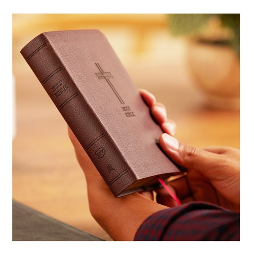 Imagen 6 de 10 de Biblia En Inglés King James Version Tamaño Compacto Mostaza